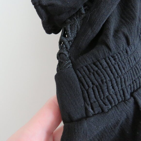 TORRID Size 1  Black Crinkle Gauze  Top With Lace  Puff  Sleeve Black  BNWT - Picture 10 of 11